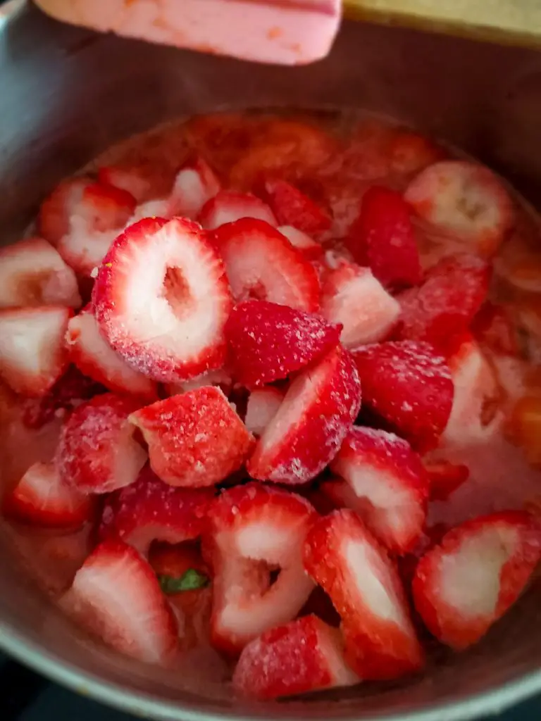 strawberry basil and bourbon filling for cobbler