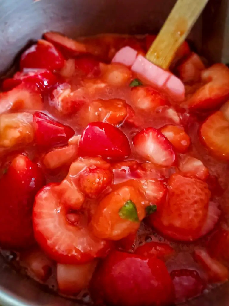 strawberry basil and bourbon filling for cobbler