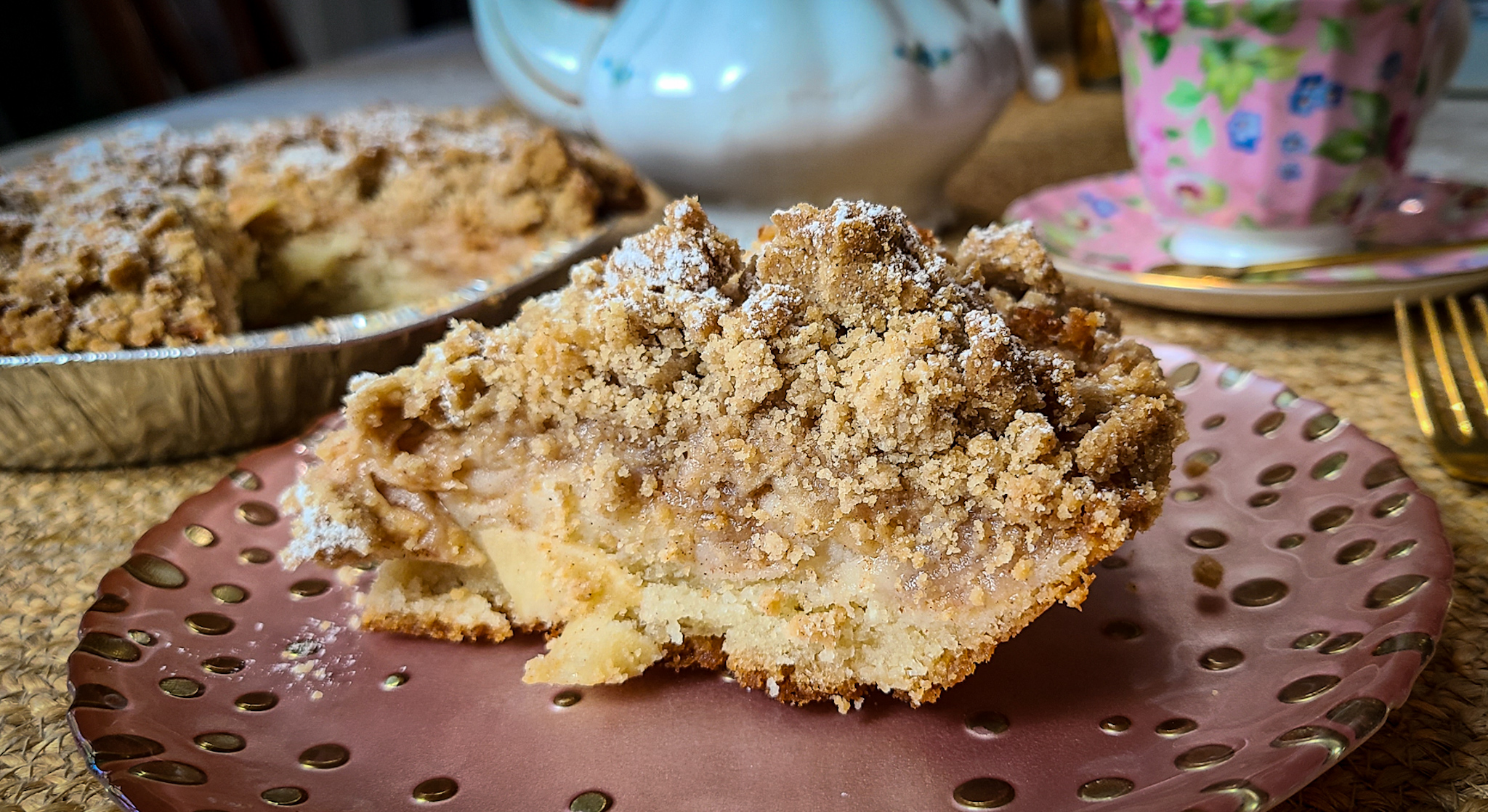 Apple Cinnamon Crumb Cake